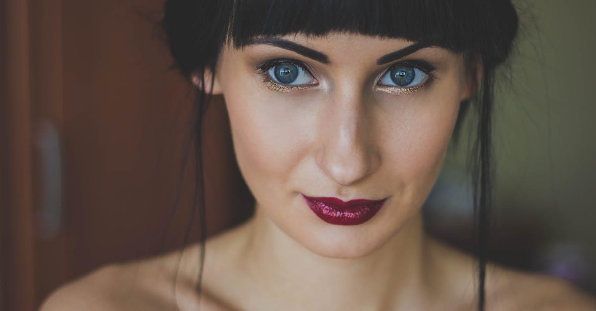 Siren Beat na wysokich obrotach: mocny kontrast i look, który hipnotyzuje