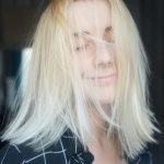 Domowy balayage na blond: przewodnik krok po kroku do efektu jak z salonu